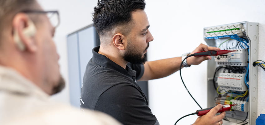 Elektronik-Weiterbildungen für Ihre Mitarbeitenden