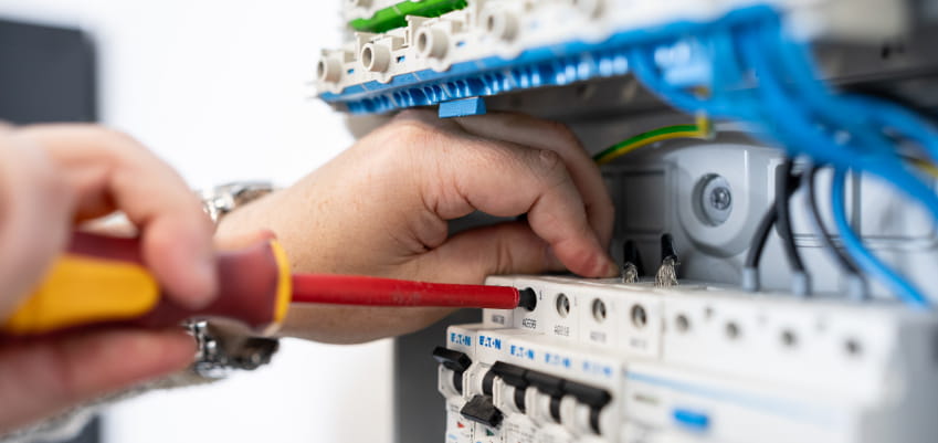 Elektronik-Weiterbildungen für Ihre Mitarbeitenden